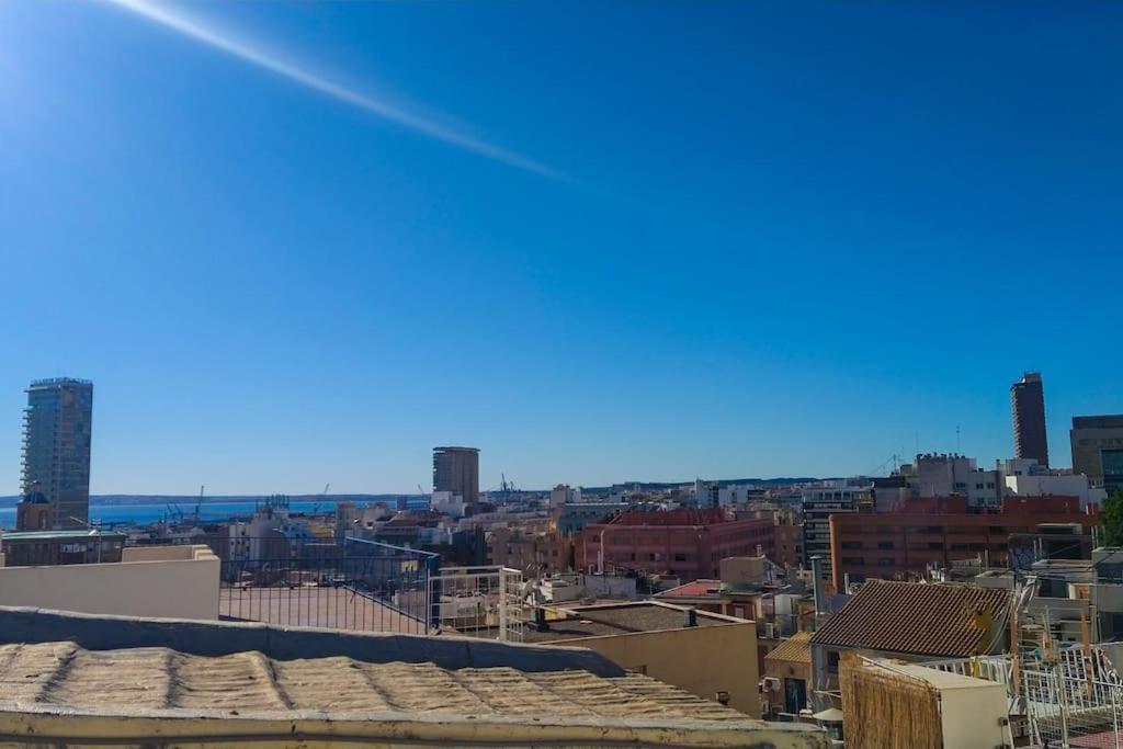 Villa Casa Colorista En El Casco Antiguo à Alicante Extérieur photo